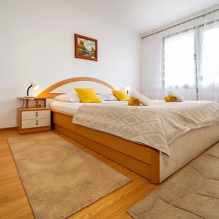 & Jagoda Guest house