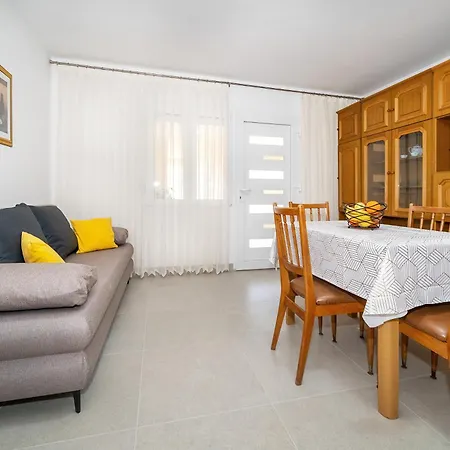 Guest house & Jagoda Baska (Krk)